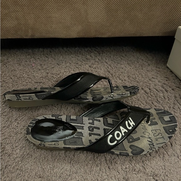 COACH Flip Flops - Picture 5 of 9